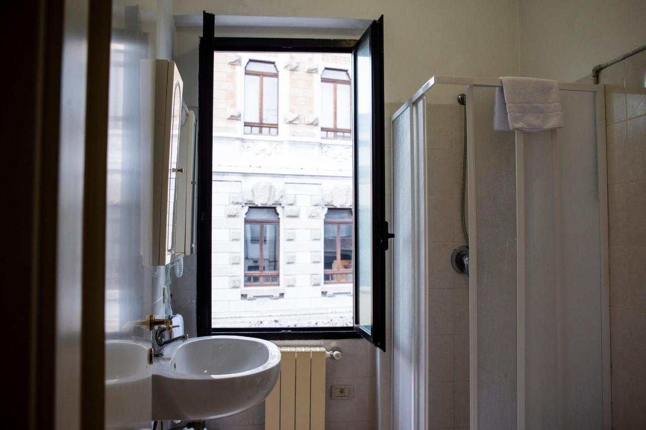 Hotel Astor Piacenza Esterno foto
